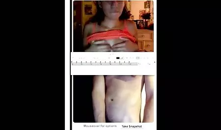 Meisjes pissen en worden gratis hd sex film opgewonden door te masturberen.
