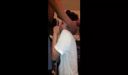 In broek en kont cele mai tatoase femei staan