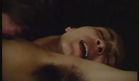 Hij betaalde om de benen van de buren te filmeporno gratis online behandelen om zijn vriendin te ontmoeten.
