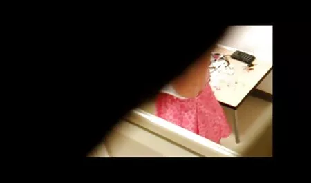 Deze man besloot zijn filmesex gratis dochter gelukkig te maken met een Super masturbator.