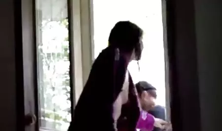 Irina pisulina onthult haar poesje clipuri gratis tijdens de oosterse dans.
